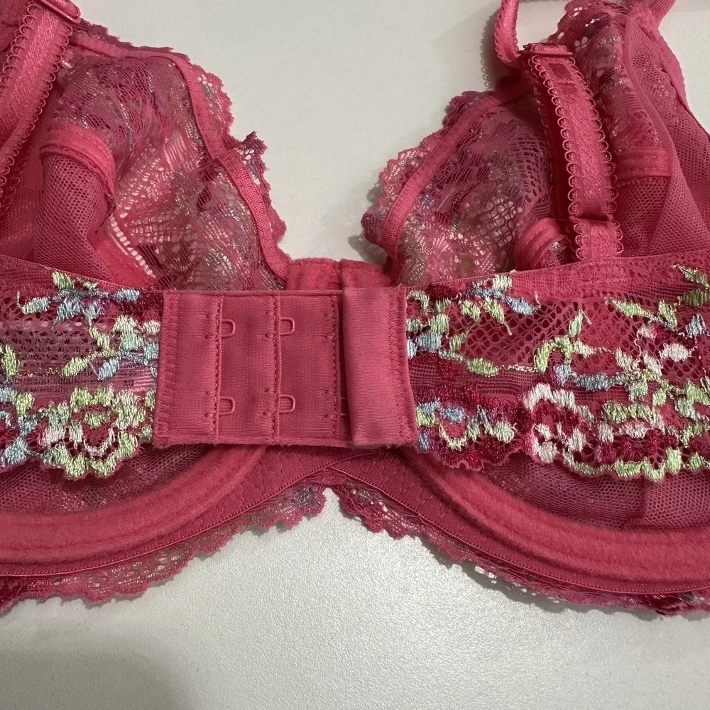 NWT Wacoal Embrace Lace Underwire Bra Hot Pink Multicolor Sexy 65191 Adjustable